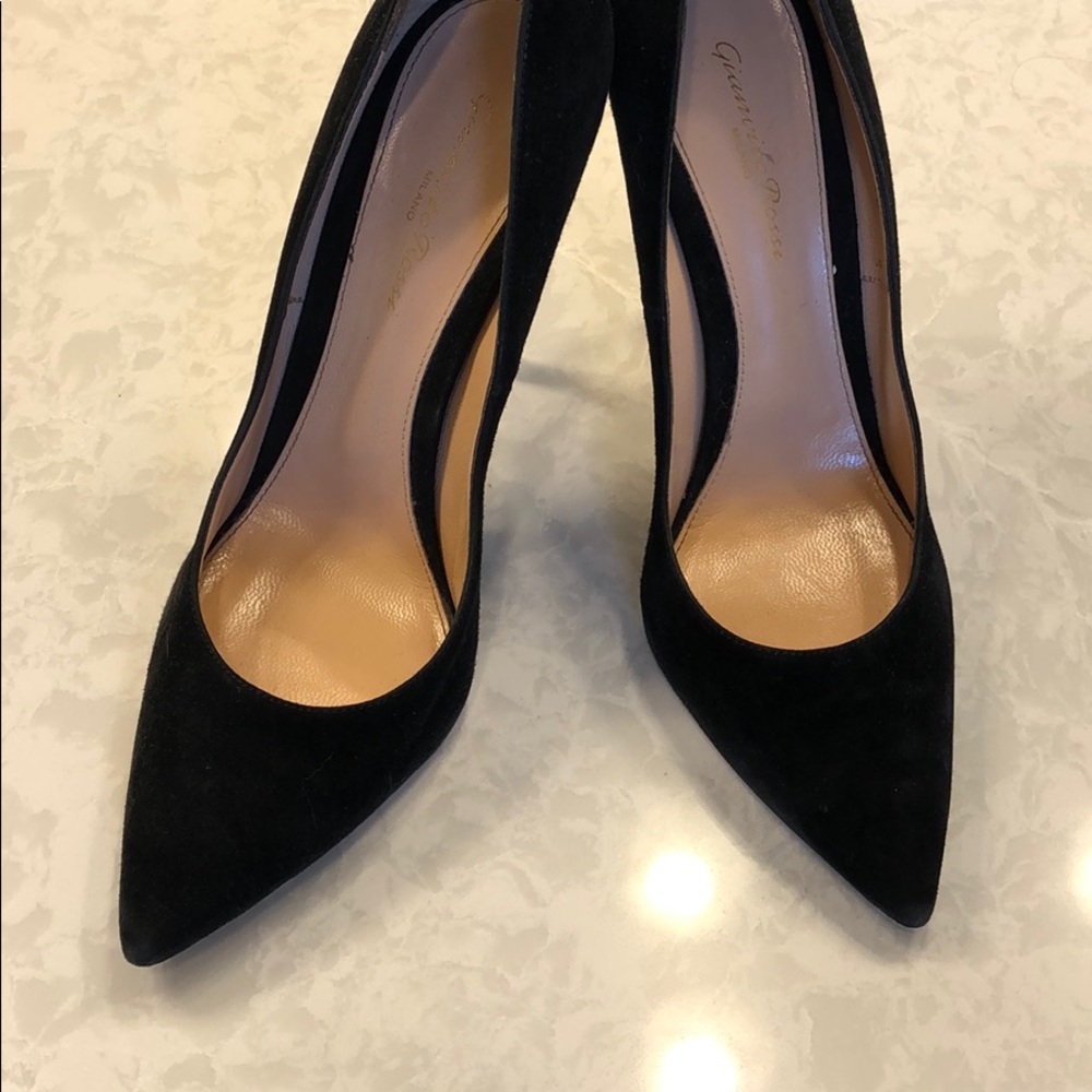 Gianvito Rossi black suede pumps sz 40 115mm heels